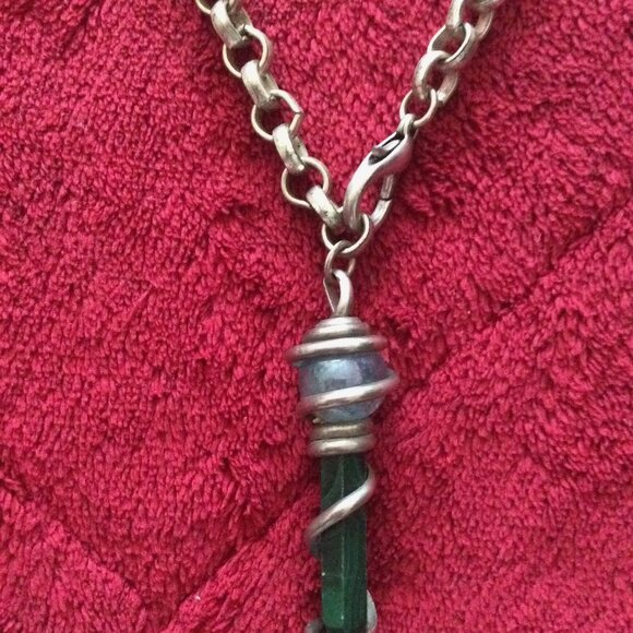 Vintage Trapped Natural Malachite Gemstone Pendant - Picture 4 of 4